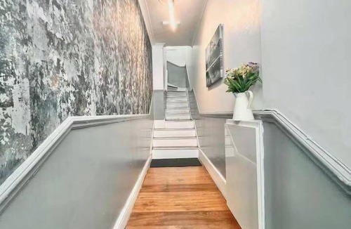 Kings Cross St. Pancras Apartment | Comfortable 3 Bed Flat in King Cross