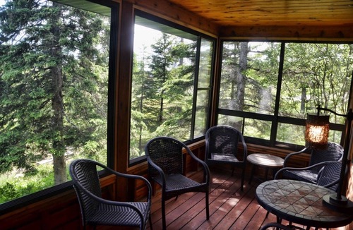 Lutsen Cabin | Comfortable 3 Bedroom, 2 Bath Cabin Between Lutsen Mountains and Lake Superior