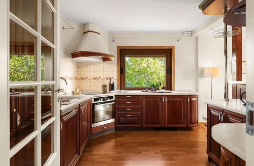 As Municipality House | Comfortable 3-bedroom house with many free parking, garage and great views.