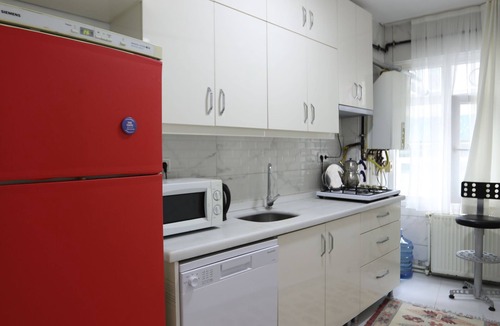 Kadikoy Apartment | Comfortable 3-bedroom, 1-living room apartment in the city center of Kadıköy