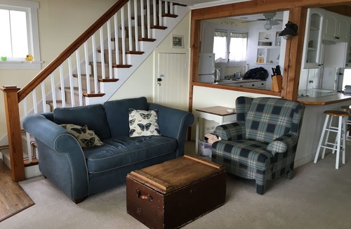 Greenhurst Cottage | Comfortable, 3 Bedroom Waterfront Cottage on Chautauqua Lake