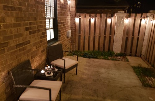 Savannah House | Comfortable 3 Bedroom, 3 Bathroom With Amenities!