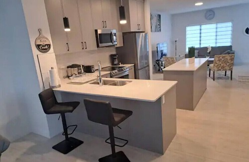 Northeast Edmonton House | Comfortable 3 BRMs 2.5 BTH Home & garage parking