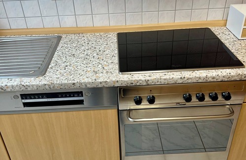 Weidhausen Apartment | Comfortable 3-room apartment for 6 - parking space