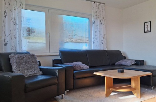 Himmelstadt Apartment | Comfortable 3-room vacation apartment with a view of nature near Würzburg