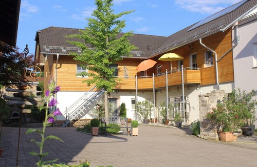 Triftern Apartment | Comfortable 3-room vacation apartment "Hibiscus"