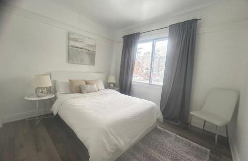 Cote-Des-Neiges—Notre-Dame-De-Grace Apartment | Comfortable 3B Unit-Close to City