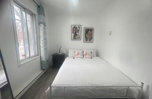 Cote-Des-Neiges—Notre-Dame-De-Grace Apartment | Comfortable 3B Unit-Close to City