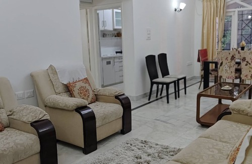 Bangalore City Center Apartment | Comfortable 3BHK Private Home in Bangalore Central: Spacious, Clean &Ventilated