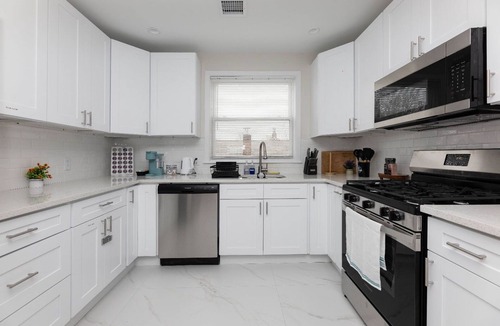 Stamford Apartment | Comfortable 3BR/2BA Near Old Greenwich & Stamford