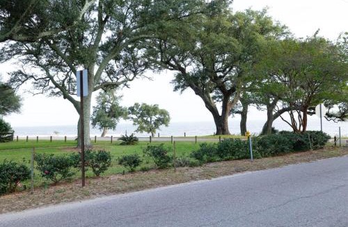 Pass Christian Apartment | Comfortable 3BR Stay - Pool - Beach Nearby