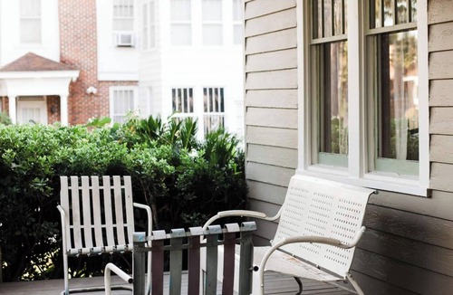 Montgomery House | Comfortable 3BR Stay | King Beds & Yard