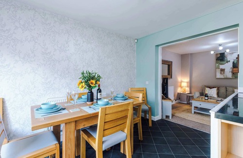 Elton House | Comfortable 4 Bed Home, Perfect for Business Stays