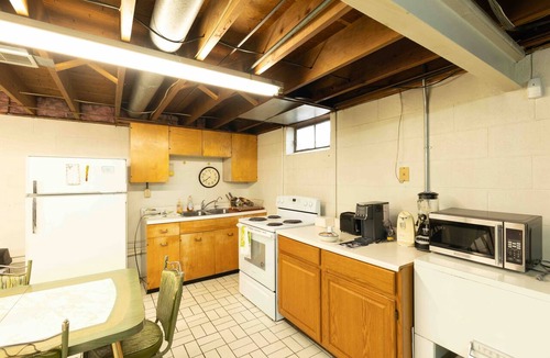 Fostoria House | Comfortable 4-Bedroom Home in Mt Morris
