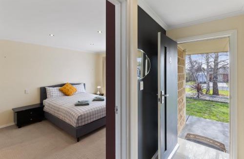 Mount Gambier House | Comfortable 4-Bedroom Home with Backyard Escape