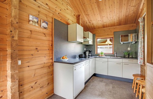Municipality of Hardenberg House | Comfortable 4-person Finnish chalet with dishwasher, washing machine and veranda in the Vechtdal.