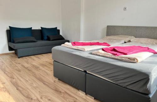 Erdberg Apartment | Comfortable 4 private rooms in shared Apt Perfect for Groups & Friends