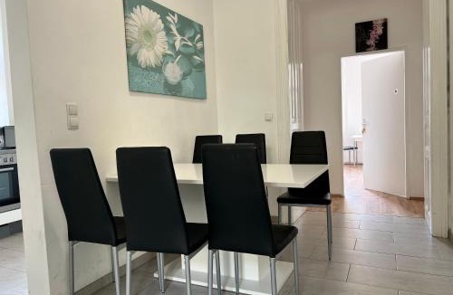 Erdberg Apartment | Comfortable 4 private rooms in shared Apt Perfect for Groups & Friends