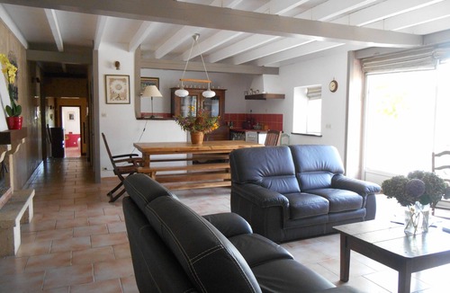 Adriers Cottage | Comfortable 4-star gîte with heated swimming pool and fishing ponds.