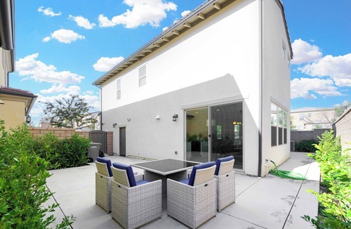 Lake Forest House | Comfortable 4BR Living｜Family-Friendly｜Patio Escape｜Tennis Park Nearby #41153