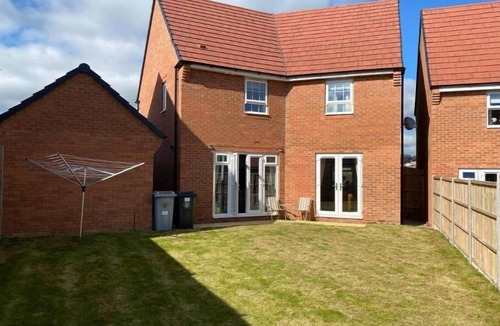 Grantham House | Comfortable 5-Guest Abode - in Quiet Village