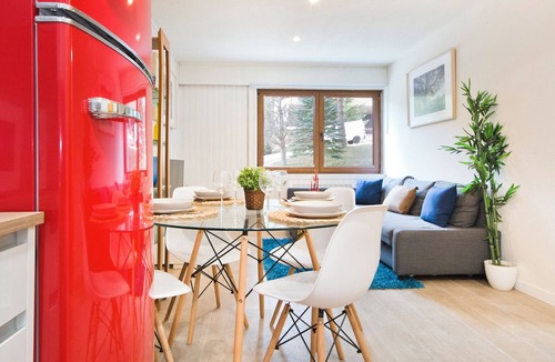 Cerezo de Arriba Apartment | Comfortable and bright apartment - 9 min from the station