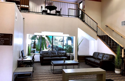Window Rock Hotel | Comfortable Accommodation in a Cultural Destination! With Indoor Pool & Hot Tub!
