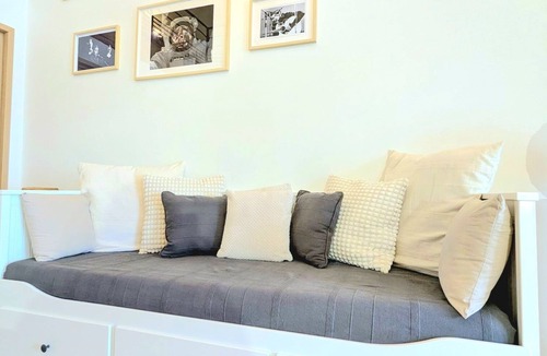 Marcy House | Comfortable accommodation in the heart of the vineyards in an old Fenil dating from 1815