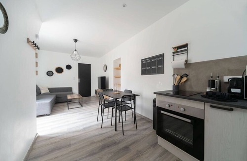 Cœur de Ville Apartment | Comfortable Air-cond apartment - city center