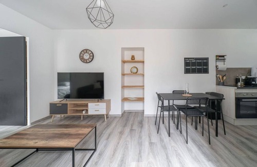 Cœur de Ville Apartment | Comfortable Air-cond apartment - city center