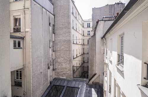 Porte-Saint-Martin Apartment | Comfortable and bright 50 m² in Paris 10th.