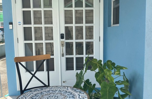 Pine Gardens Apartment | Comfortable and cozy 1-bedroom apartment near beautiful Bridgetown with AC