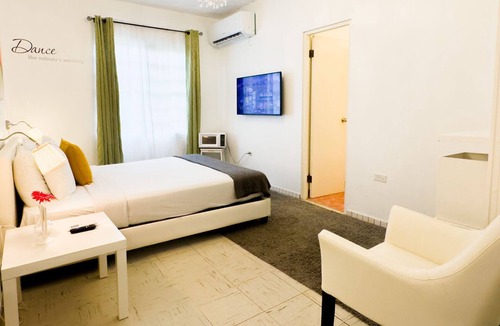 Llanos Hostel | Comfortable and Elegant Aibonito Hotel/FREE PARKING & WIFI/GOOD AREA - 209