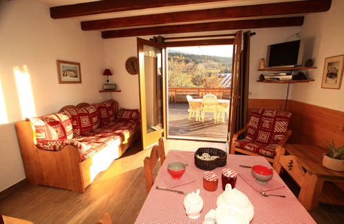 Villard-de-Lans House | Comfortable and well-kept Vercors house, made beds, closed garage & Wifi