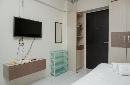 Kebagusan Apartment | Comfortable and Homey Studio Apartment at Kebagusan City By Travelio