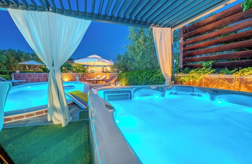 Polaca House | Comfortable and lovingly furnished vacation home with pool and whirlpool