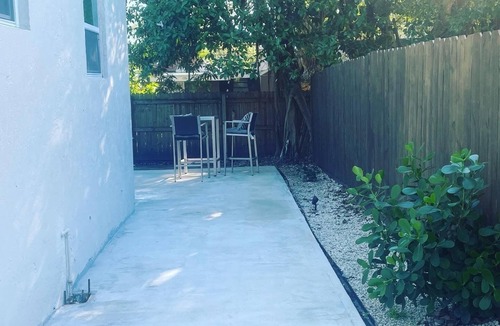 West Little River Apartment | Comfortable and safe condo 15 minutes from beach.