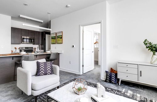 Richmond Apartment | Comfortable and sleek condo in great location!