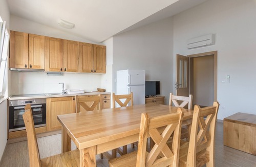 Simuni Apartment | Comfortable and spacious apartment with terrace and sea view Šimuni, Pag (A-18386-c)