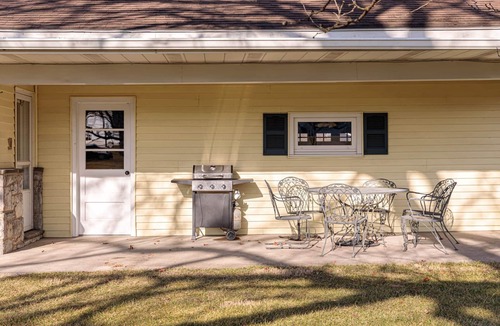 Paradise House | Comfortable and Stylish home near local attractions
