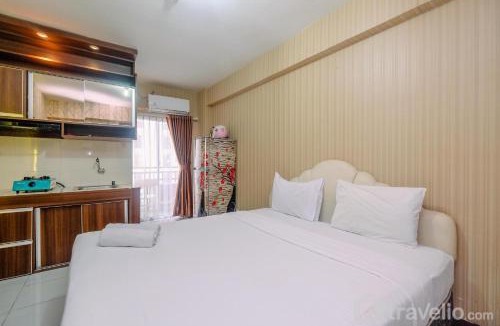 Depok Apartment | Comfortable and Tidy Studio at Cinere Resort Apartment By Travelio