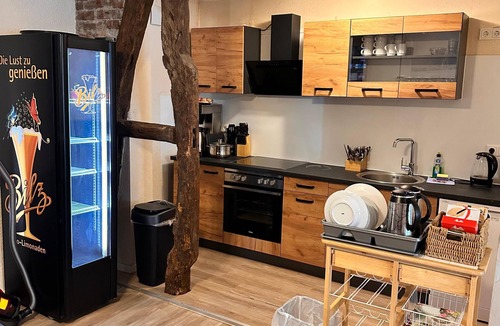 Zueschen Apartment | Comfortable and versatile room-perfect for relaxation, work and exchange