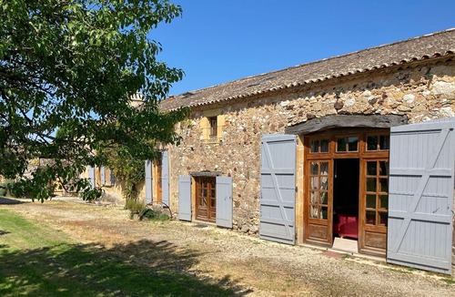 Sainte Croix de Beaumont House | Comfortable and warm group accommodation in the heart of nature