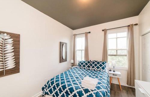 Manchester Apartment | Comfortable and Walkable - Off-Street Parking