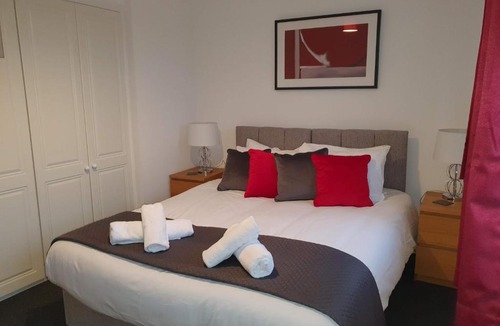 Cribbs Causeway Apartment | Comfortable and Welcoming Beatrix House by Cliftonvalley Apartments