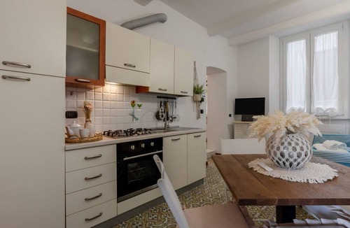Portovenere Apartment | Comfortable apartment of about 50 sqm, able to accommodate up to 4 people, located on the first floor of a period building without a lift.The property is located in Portovenere, an enchanting seaside town in Liguria in the province of La Spezia. The area