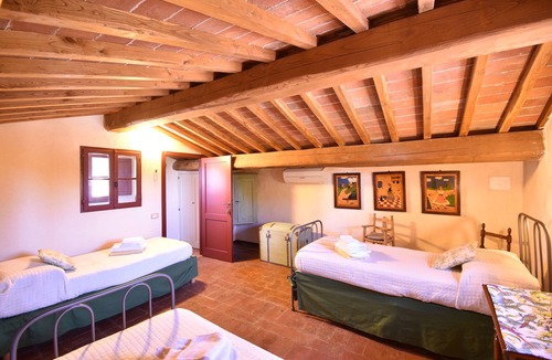 Monteriggioni Apartment | Comfortable apartment in Villa, with courtyard, swimming pool and garden