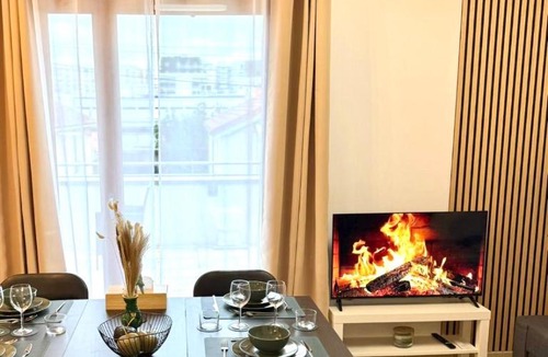Vitry-sur-Seine Apartment | Comfortable Apartment with Balconies near Paris Center TramT9 & Metro7
