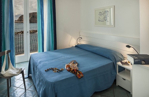 Sant'Angelo Apartment | Comfortable apartment with terrace on the sea.