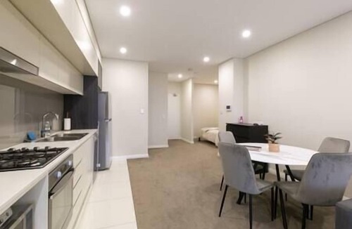Merrylands Apartment | Comfortable apartment, near Parramatta CBD!